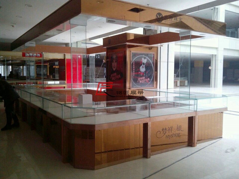 梦祥银展柜案例